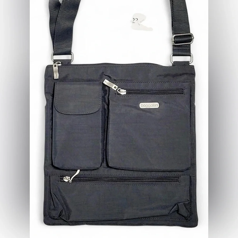 baggallini black Hobo CROSSBODY Adjustable Strap Shoulder Bag Zip Pockets NWOT